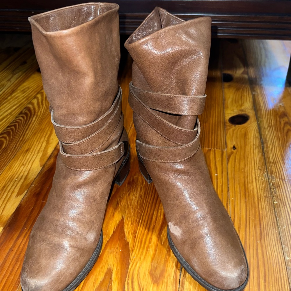 Stuart Weitzman Brown Boots